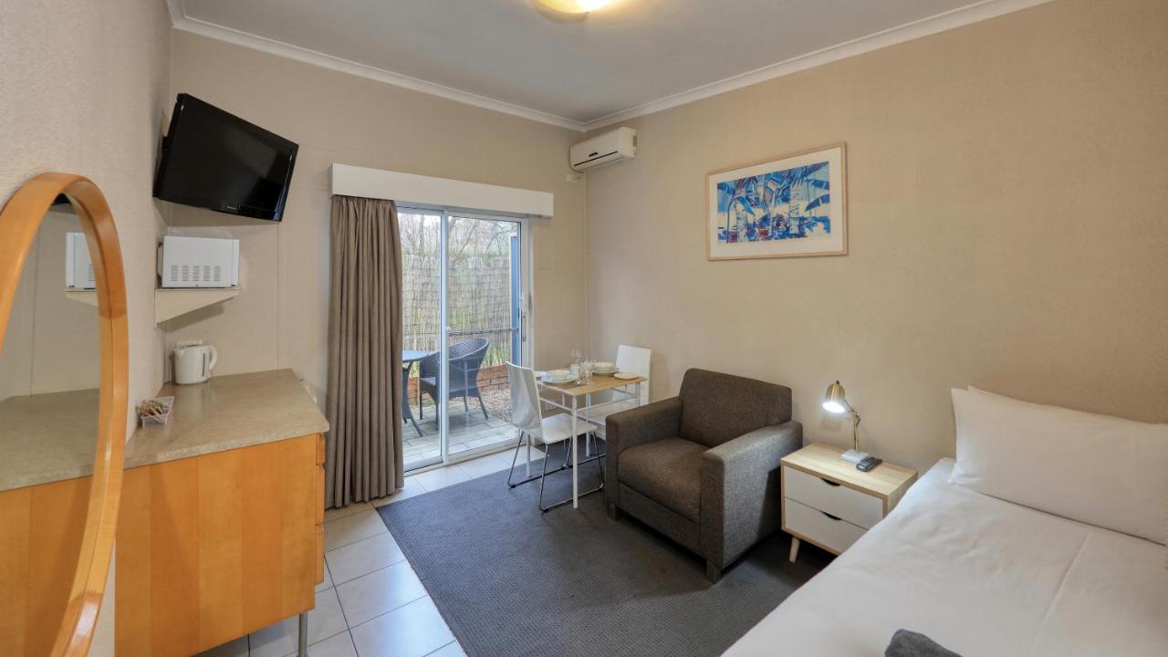 ياس Hamilton Hume Motor Inn المظهر الخارجي الصورة